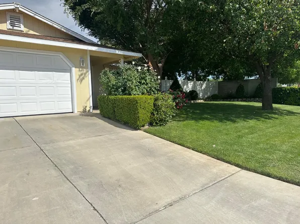 1700 Jericho Dr, Madera, CA 93638