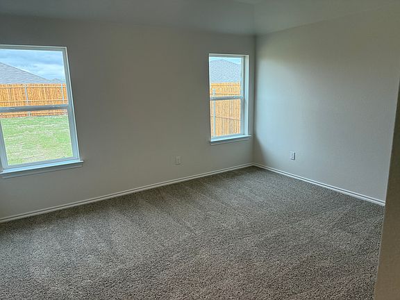 3rd image of 4008 Pinebluff Ln