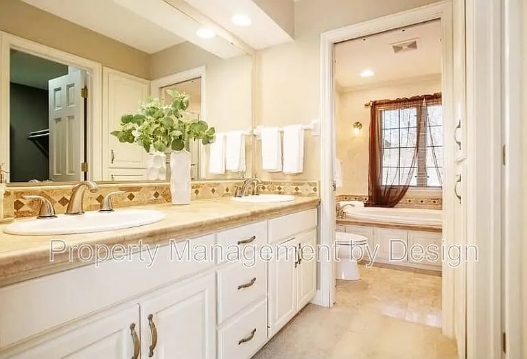 921 Vineland Ct — Photo 18