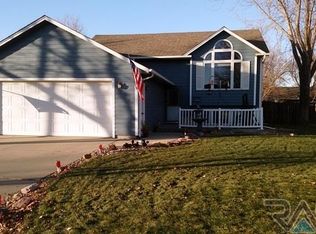212 W Evergreen Dr, Brandon, SD 57005
