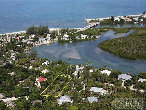5th image of 2562 Coconut Dr