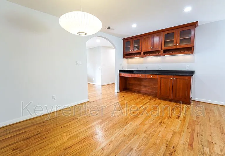 906 Neal Dr — Photo 16