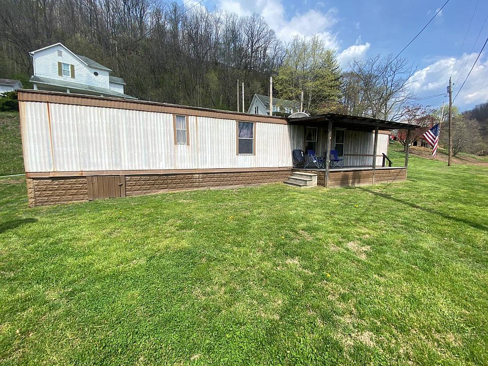 1st image of 16 Otter Ln
