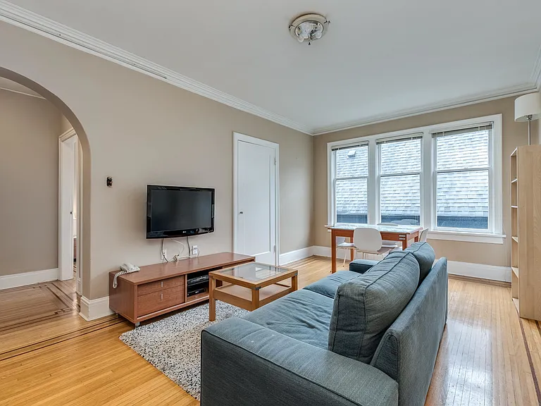 935 Jervis St #11 — Photo 8