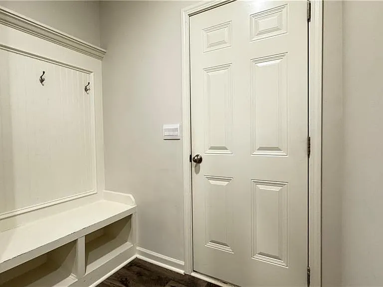 285 Vista Ln — Photo 2