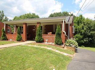 2296 Helena St, South Park, PA 15129