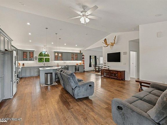 4th image of 910 W Emerald Cone Cir