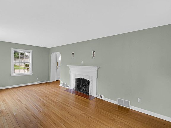 5th image of 917 W Lawrence St