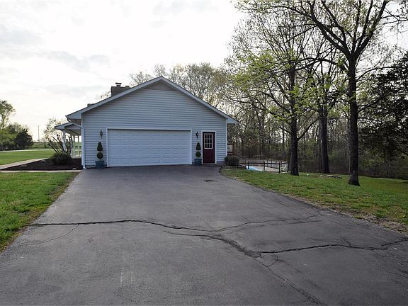 3rd image of 10004 Vail Dr