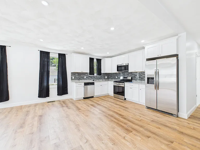 138 Camden Ave #1A — Photo 6