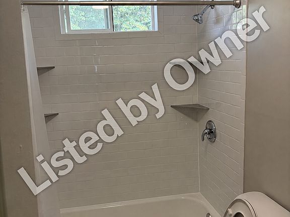 4th image of 148 S Bohemia Ave