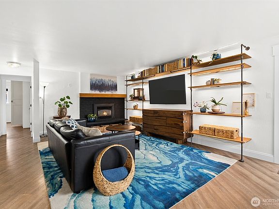 5th image of 807 Polk Street S