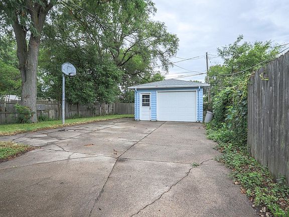 4th image of 2728 E Ave E