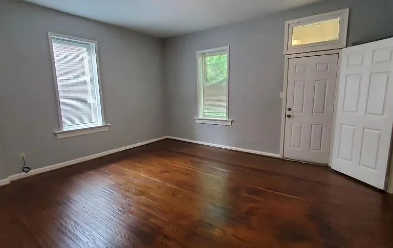4135 S Compton Ave — Photo 15
