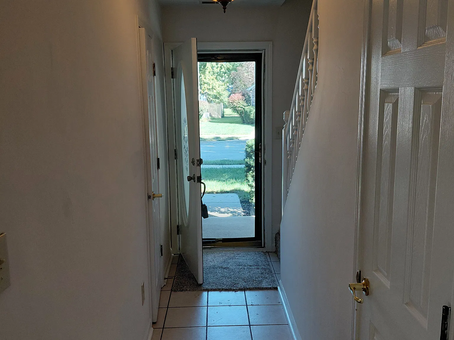3 bed, 2.5 bath, 1440 sqft, $2,050 — Photo 2
