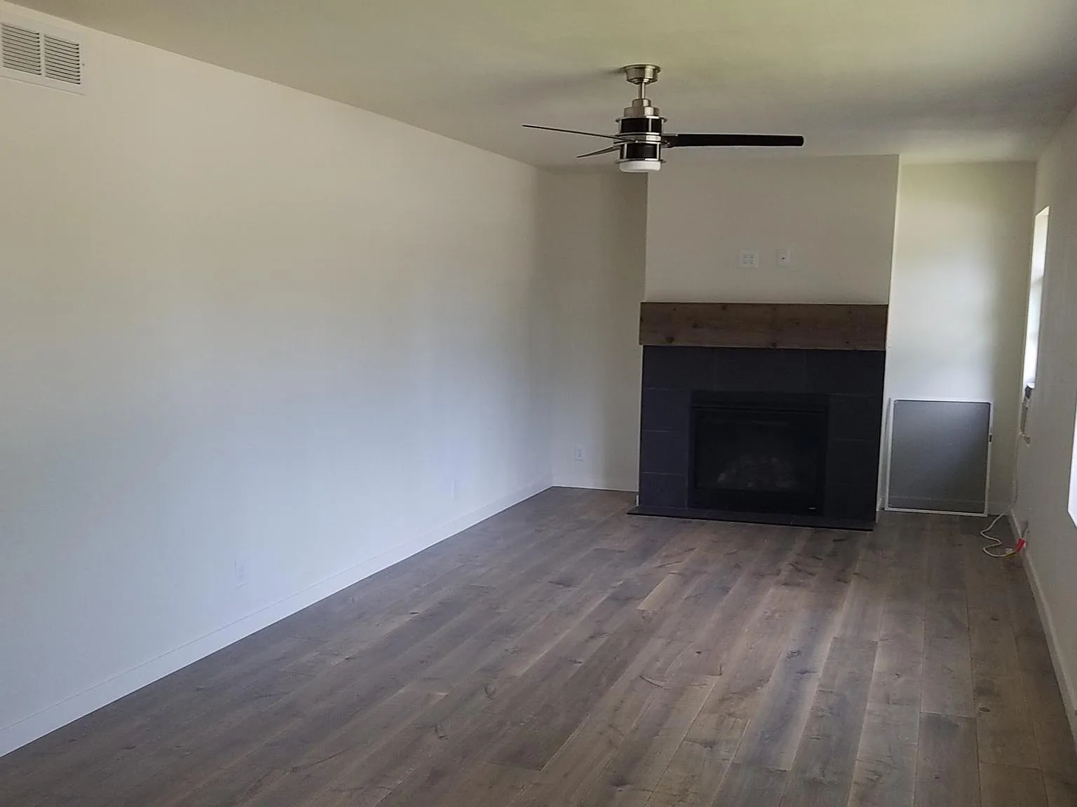 3 bed, 1824 sqft, $2,100 — Photo 3