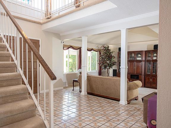 4th image of 16755 Vista Del Valle Ct