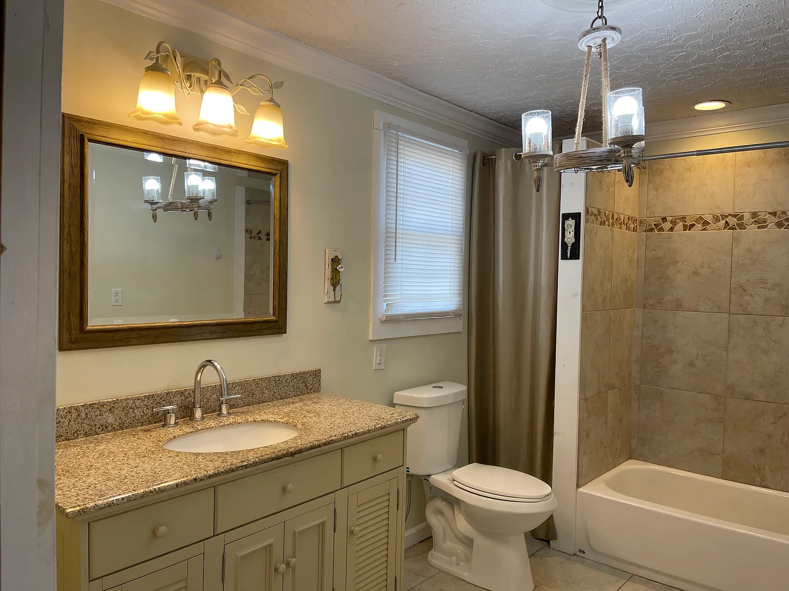 2 bed, 1210 sqft, $1,795 — Photo 4