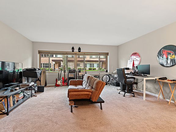 5th image of 2642 Central Dr APT Gn
