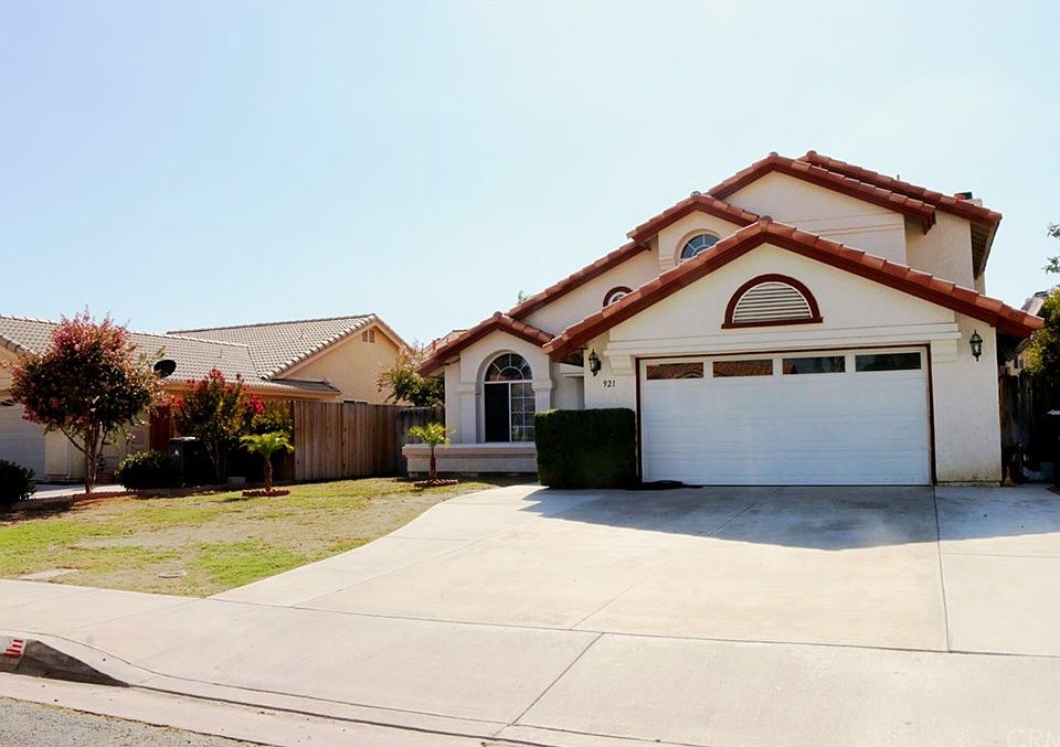 1st image of 921 Gloria Dr
