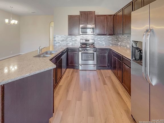 3rd image of 8926 Double Oak