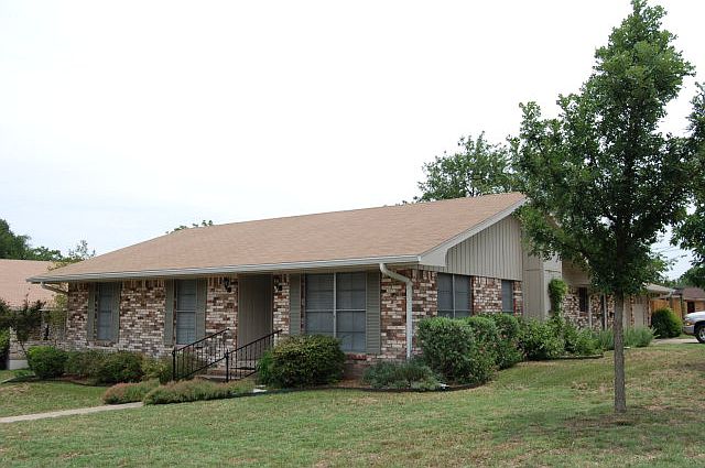 1st image of 115 Crescent Dr