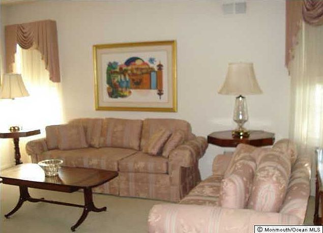 2nd image of 937 Liverpool Circle #A