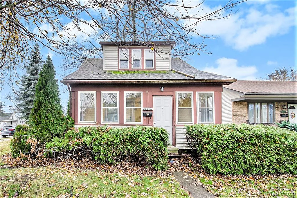 Lakeview St, Saint Clair Shores — Photo 1