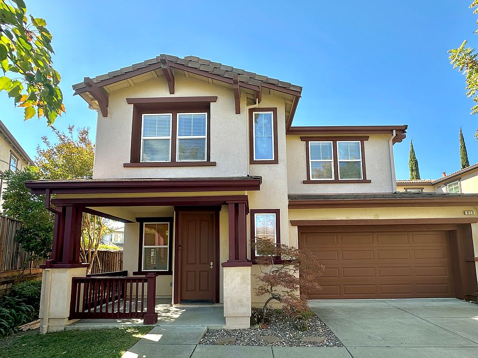 1st image of 915 Walden Ct