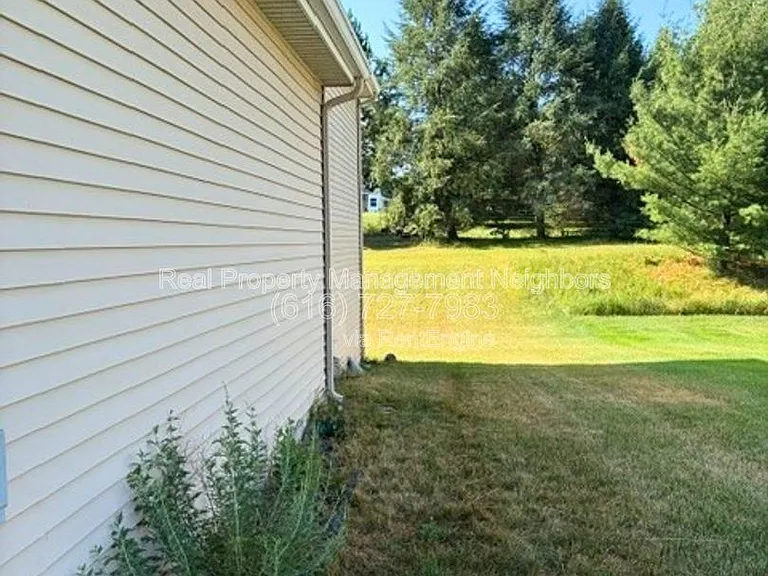1636 Northbend Dr NE — Photo 19