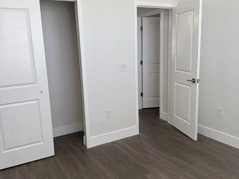 880 Colville Dr — Photo 14