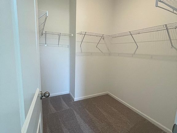 5th image of 38530 Clinton Ave