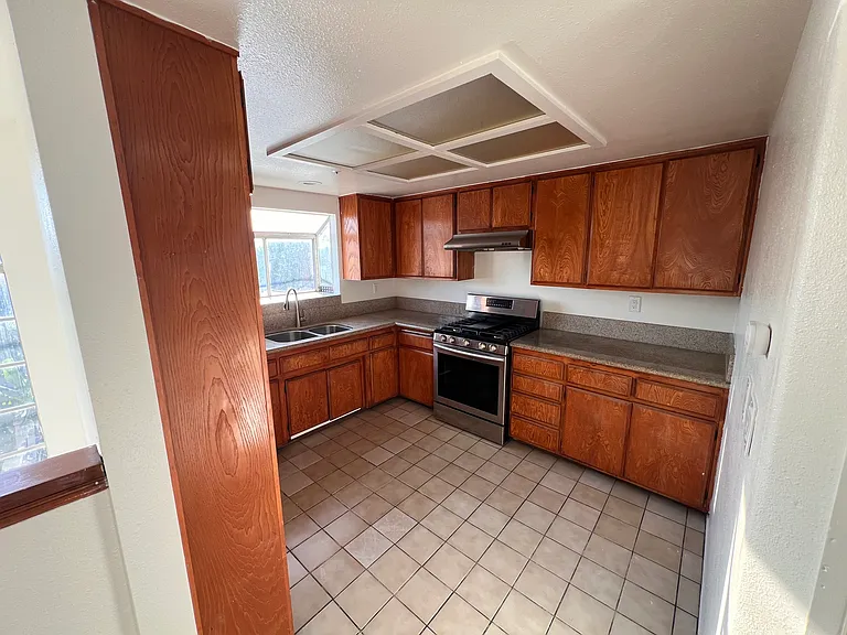 2221 Orange Grove Ave #B — Photo 9