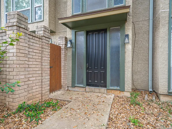 3678 Hidden Dr #2402, San Antonio, TX 78217