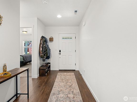 4th image of 401 Cardinal Avenue
