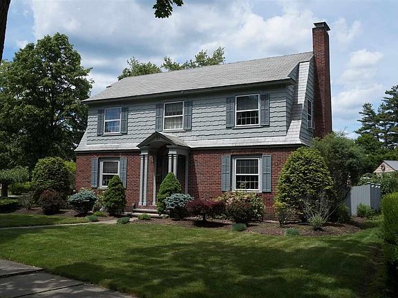 2nd image of 51 Horicon Ave