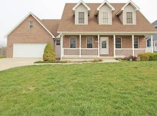 504 N Locust St, Maroa, IL 61756