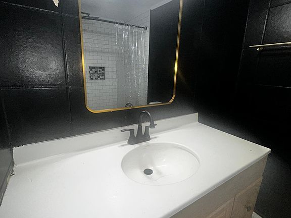 2nd image of 2717 Marais St #B
