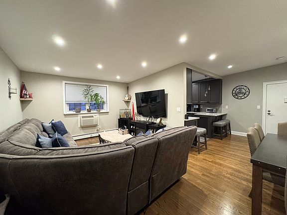 5th image of 400 Maryland Ave #D3