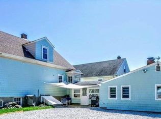 38 Hilltop Ave, Middletown, RI 02842
