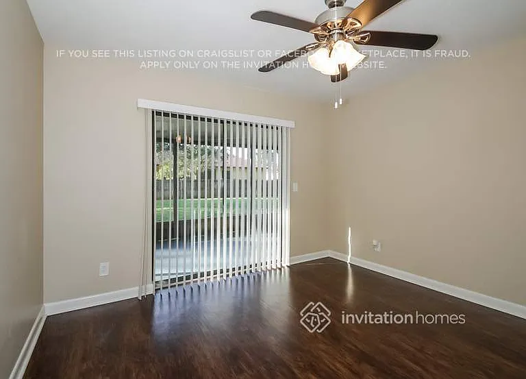 1661 New London St — Photo 10