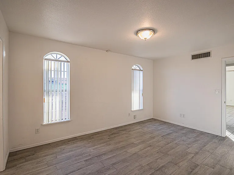 5728 Mackerel Ln — Photo 8