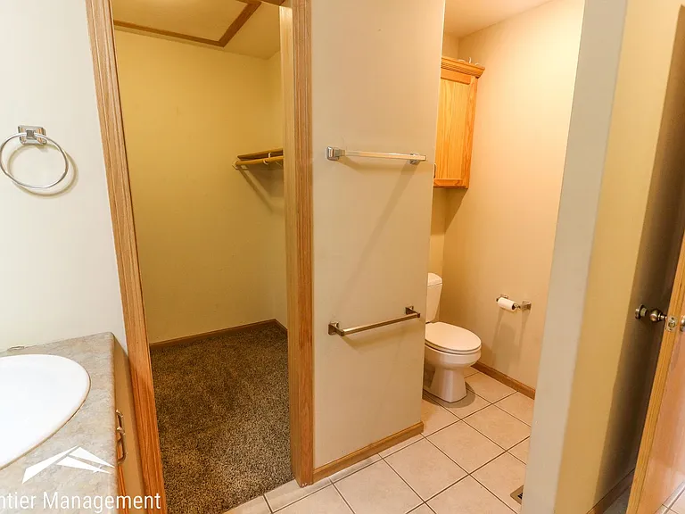 2714 Donnas Way — Photo 11