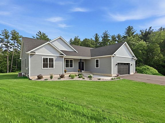 3rd image of 17 Silvergrass Ln