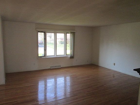 4th image of 5879 Heidi Dr