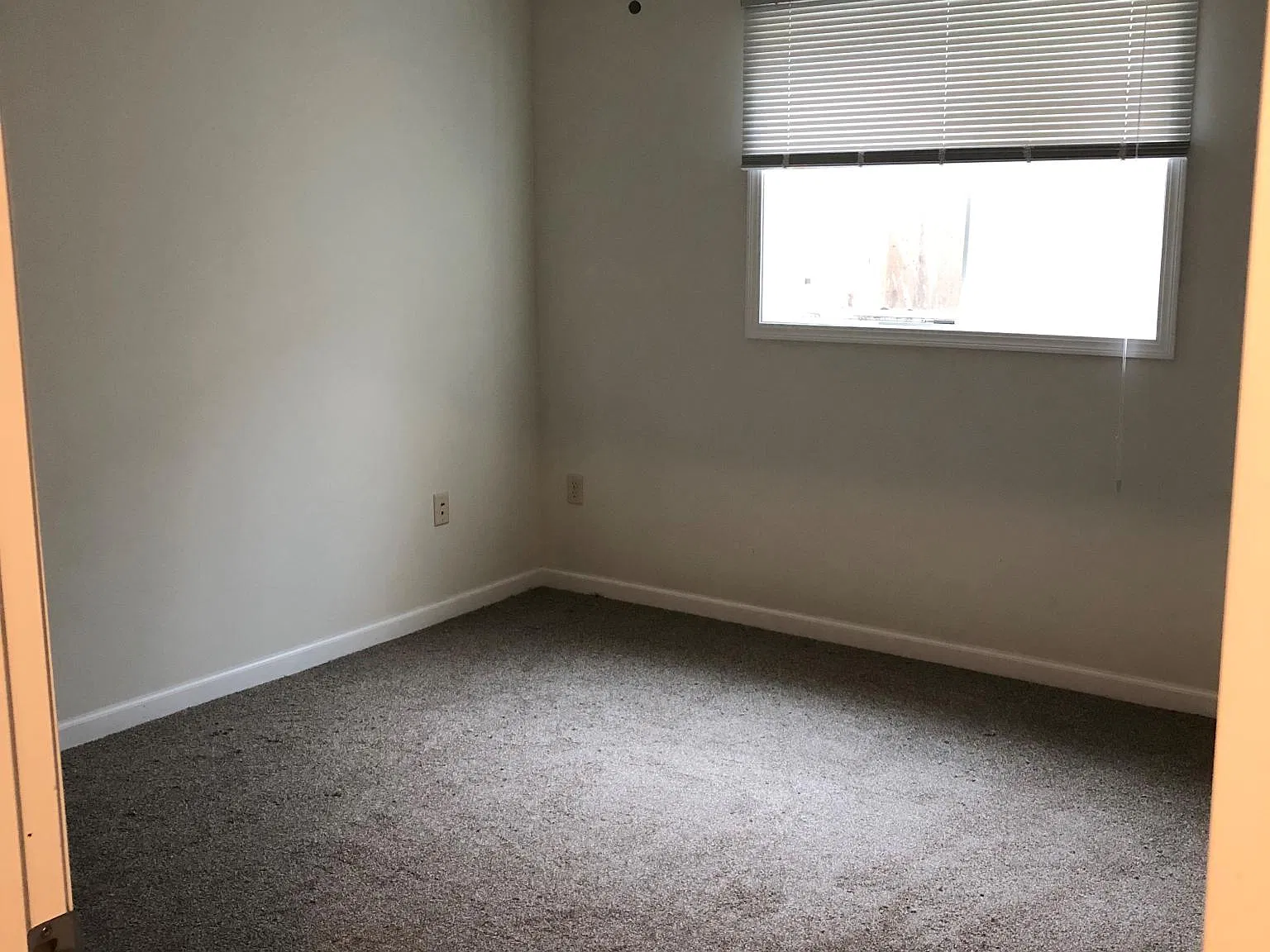3 bed, 1950 sqft, $2,175 — Photo 2