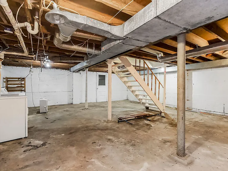 4131EatonSt-21_10222024