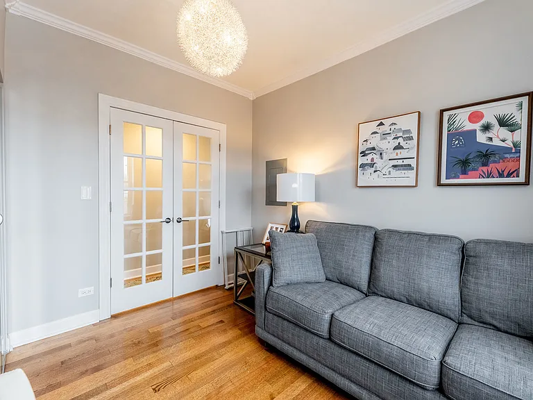 3214 W Berteau Ave #2 — Photo 8