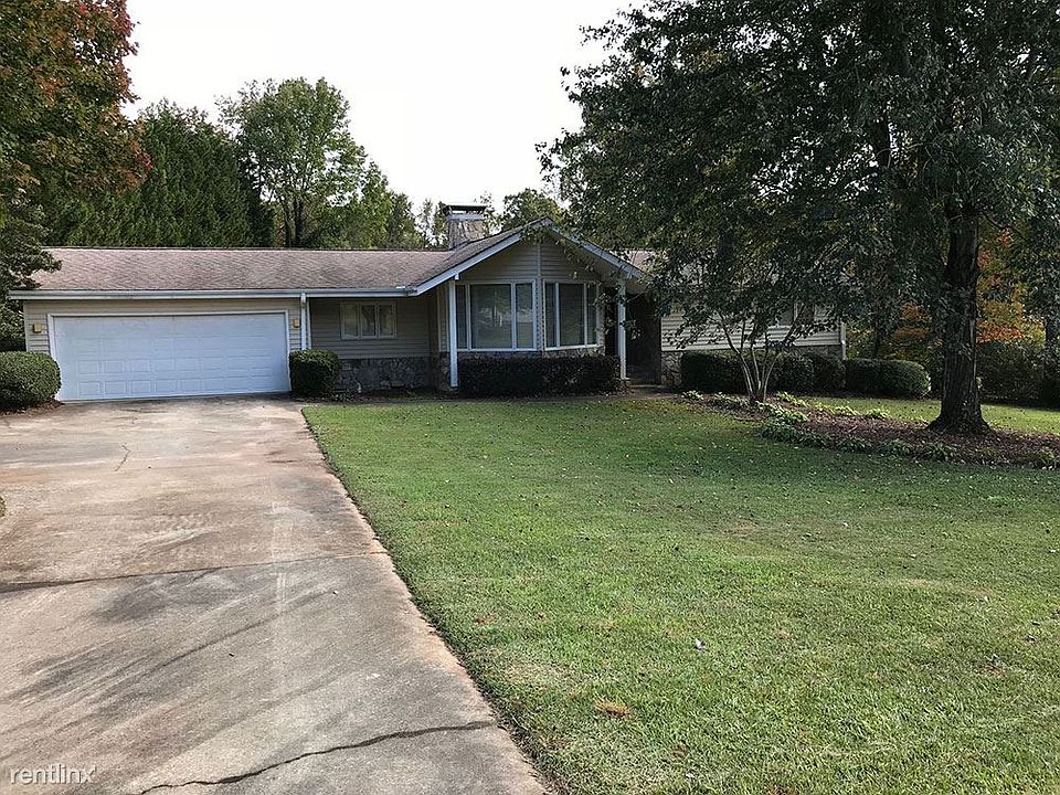 1st image of 28 Mountain Brook Trl