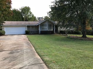 28 Mountain Brook Trl, Greenville, SC 29609